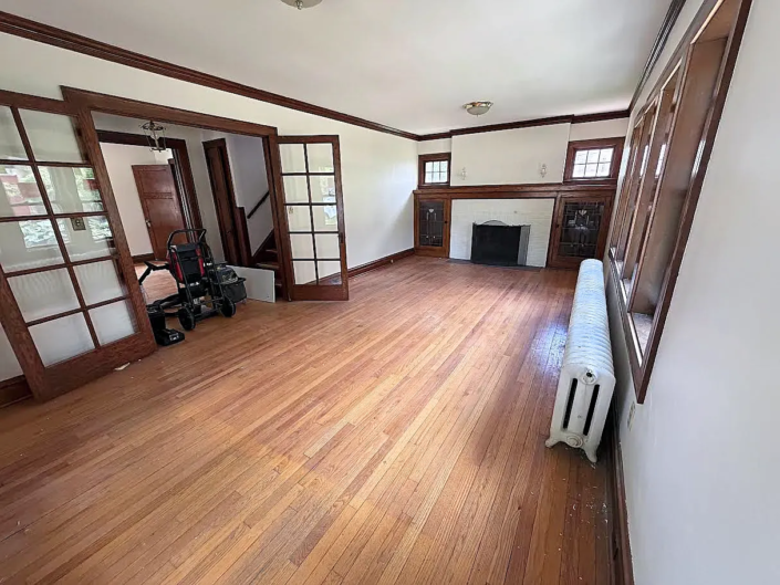 1825 Regent Ligingroom 1