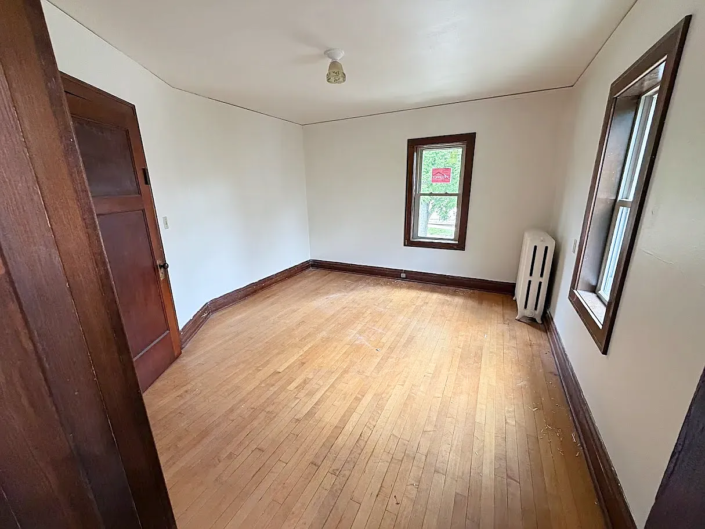 1825 Regent bedroom b2