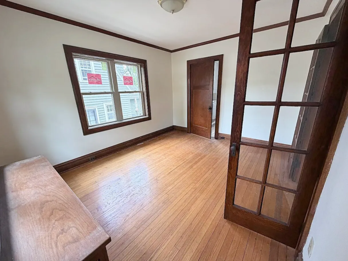 1825 Regent bedroom c
